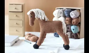 Jak zrobić nauszniki dla konia na szydełku? Komfort DIY!